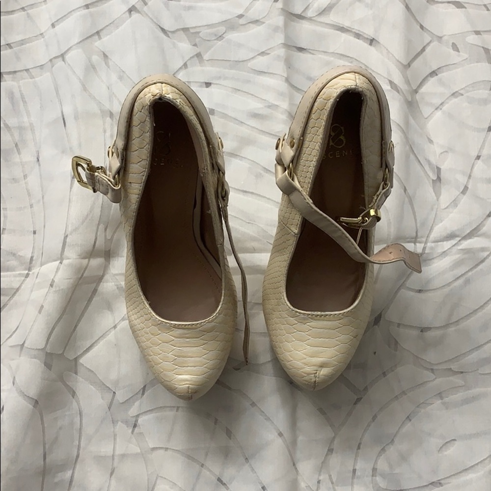 7 1/2 off white/beige platform heels women’s